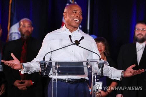 뉴욕 시장에 당선된 에릭 애덤스. <로이터=연합뉴스>